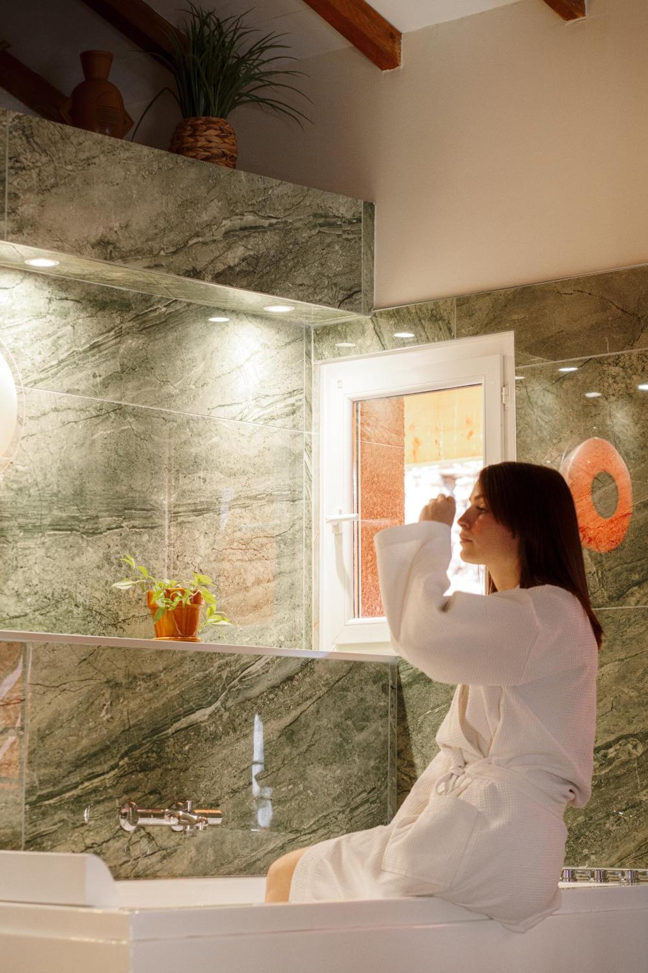 Appart Hotel Le 8 La Suite & Spa - Parking Gratuit - Macon Exterior photo